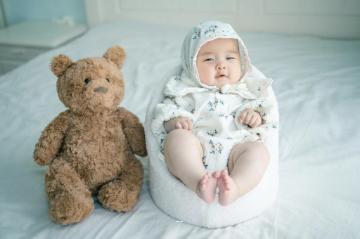 贵阳宝宝挠耳朵是怎么回事